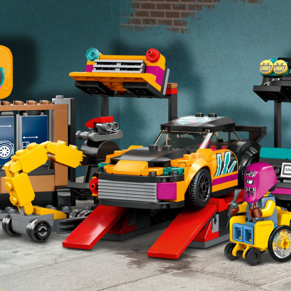 LEGO® City Great Vehicles: Custom Car Garage