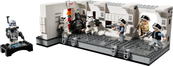 LEGO® Star Wars™: Boarding the Tantive IV™